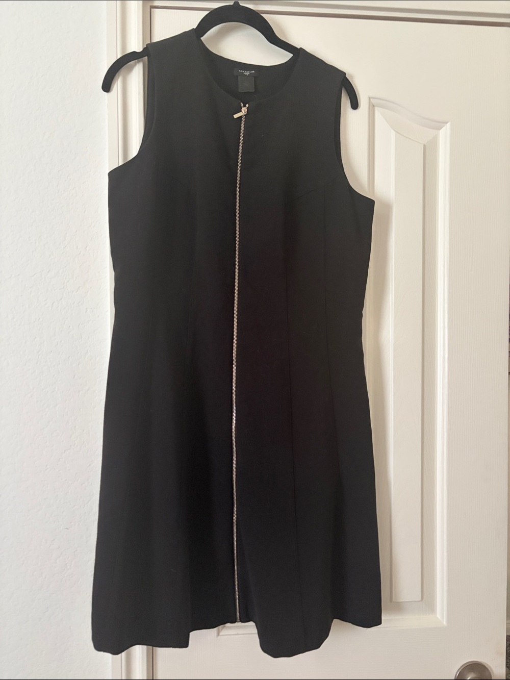 Ann Taylor Sleeveless Black Zip-Front Women's Dress